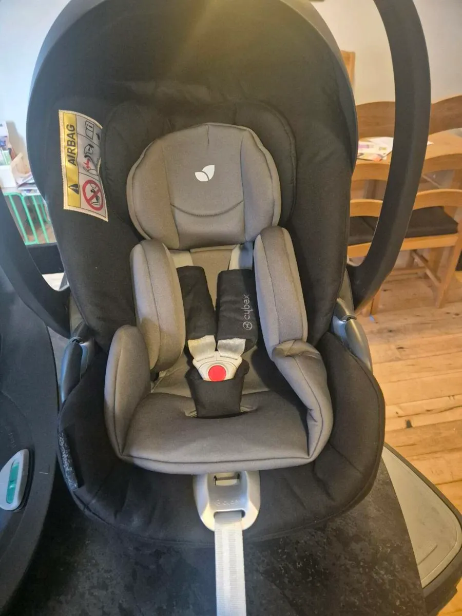 Cybex Sirona T i-Size Car Seats & Base - Image 3