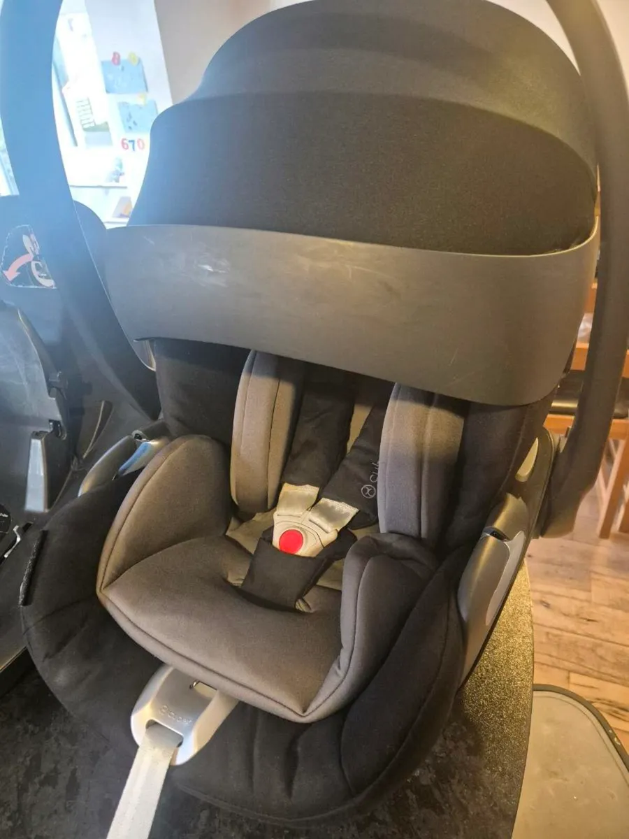 Cybex Sirona T i-Size Car Seats & Base - Image 4