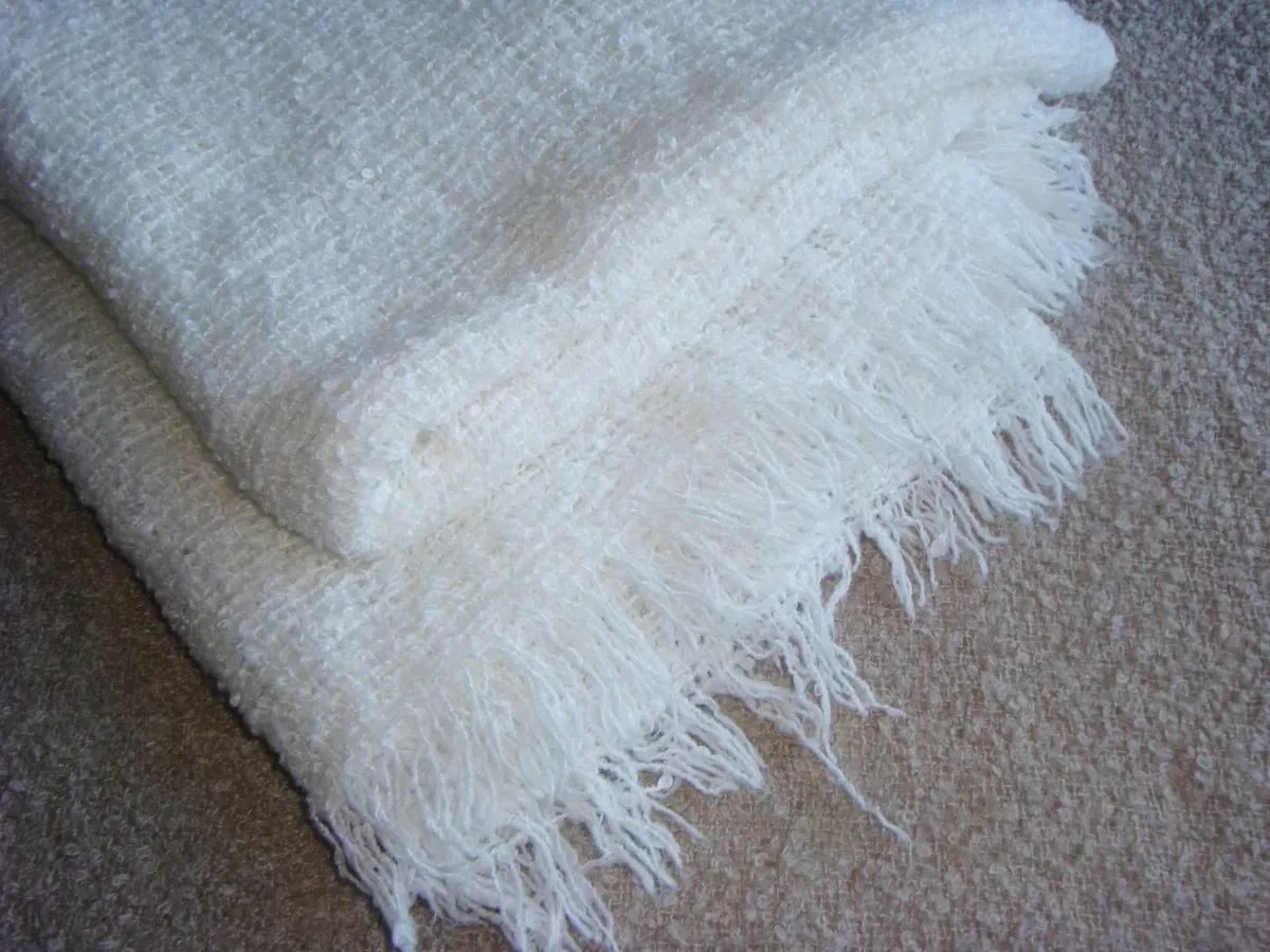 Off white Decorative throw blanket 120 x 160cm - Image 4