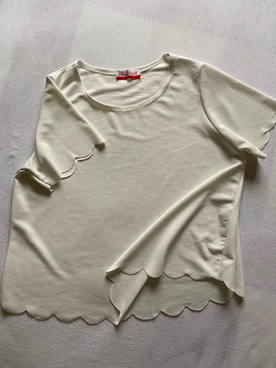 Women’s Red Chilli Cream Short Sleeve Crop Top - Image 2