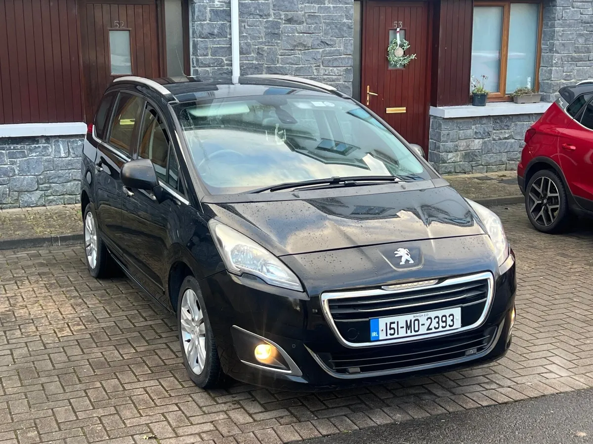 PEUGEOT 5008 7 SEATS - Image 1