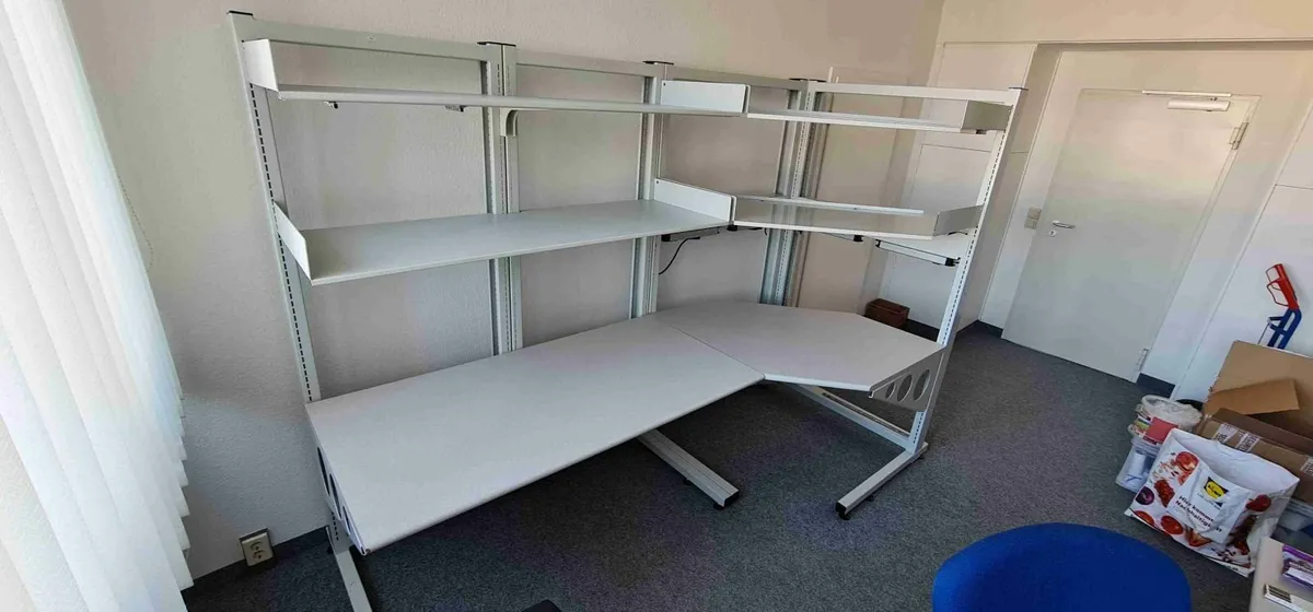 Shelving system for office, workshop or laboratory - Image 1