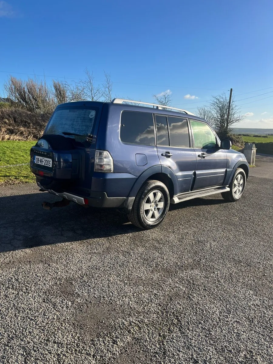 Mitsubishi Pajero - Image 2