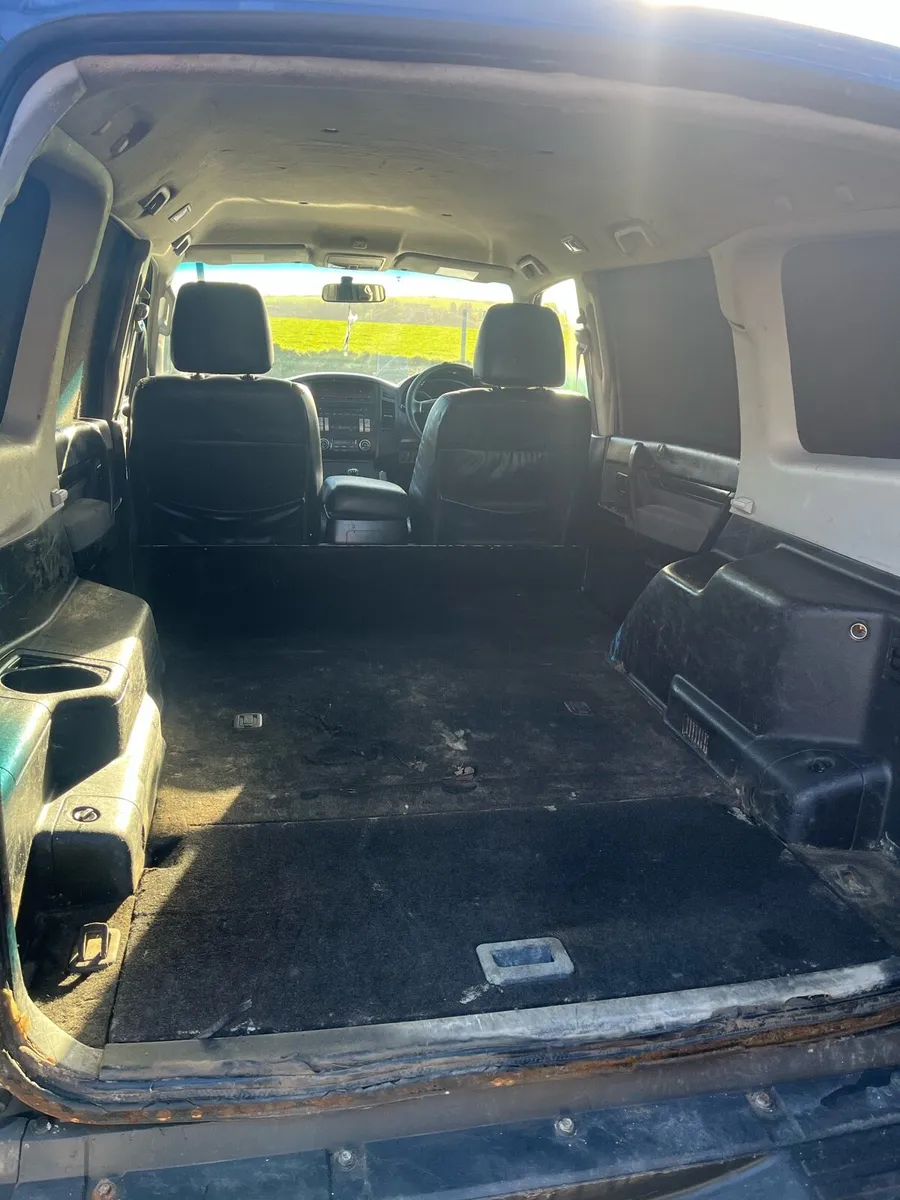 Mitsubishi Pajero - Image 4