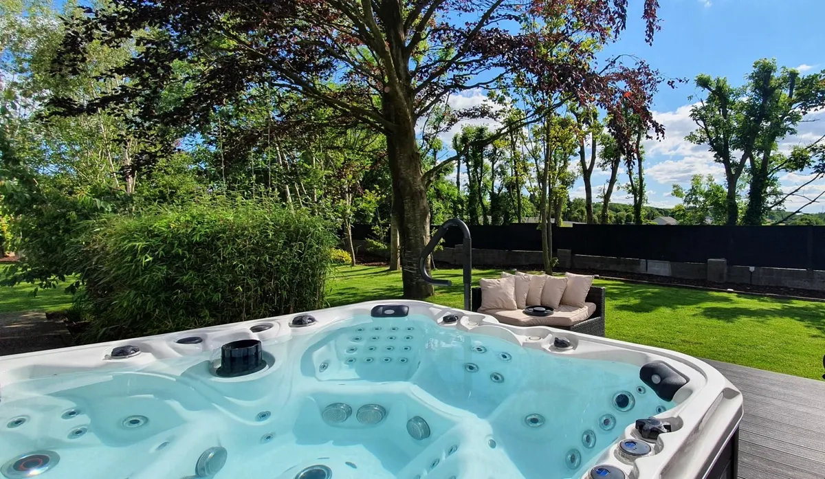 Passion Spas Excite – Nearly New Luxury Hot Tub - Image 1