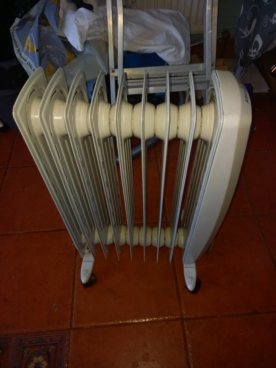 4 Plug in Electric oil Heaters - Image 2