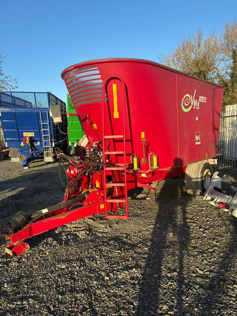 BVL 15-2S V Mix Plus Tube Feeder - Image 1