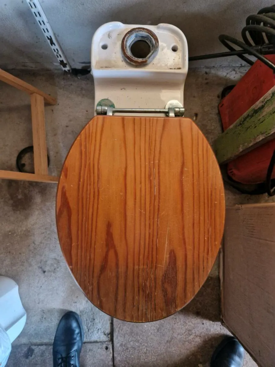 Sink cabinet unit and matching toilet - Image 4