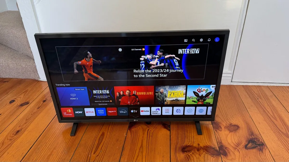 LG 32 inch LED FHD Smart TV - Image 2