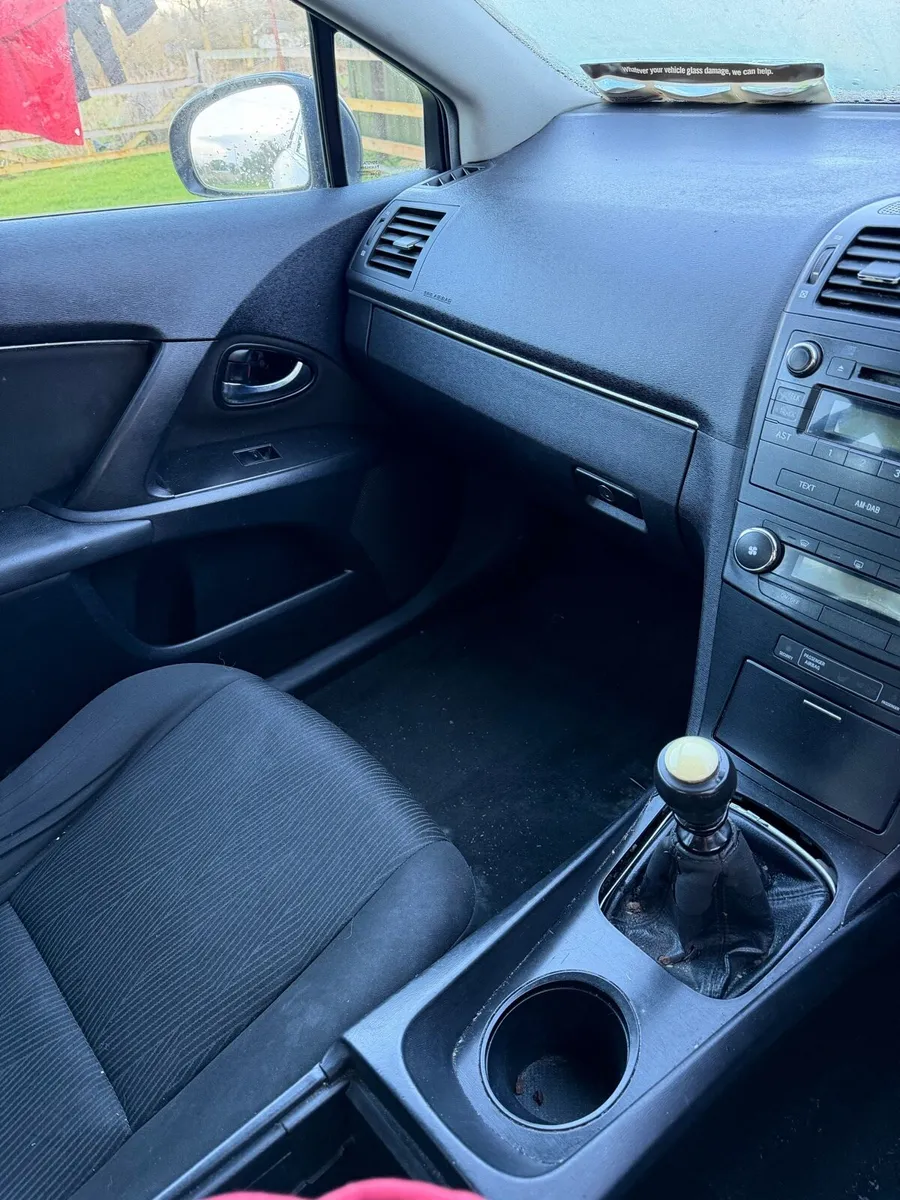 Toyota Adventus 2009 nct till April - Image 1