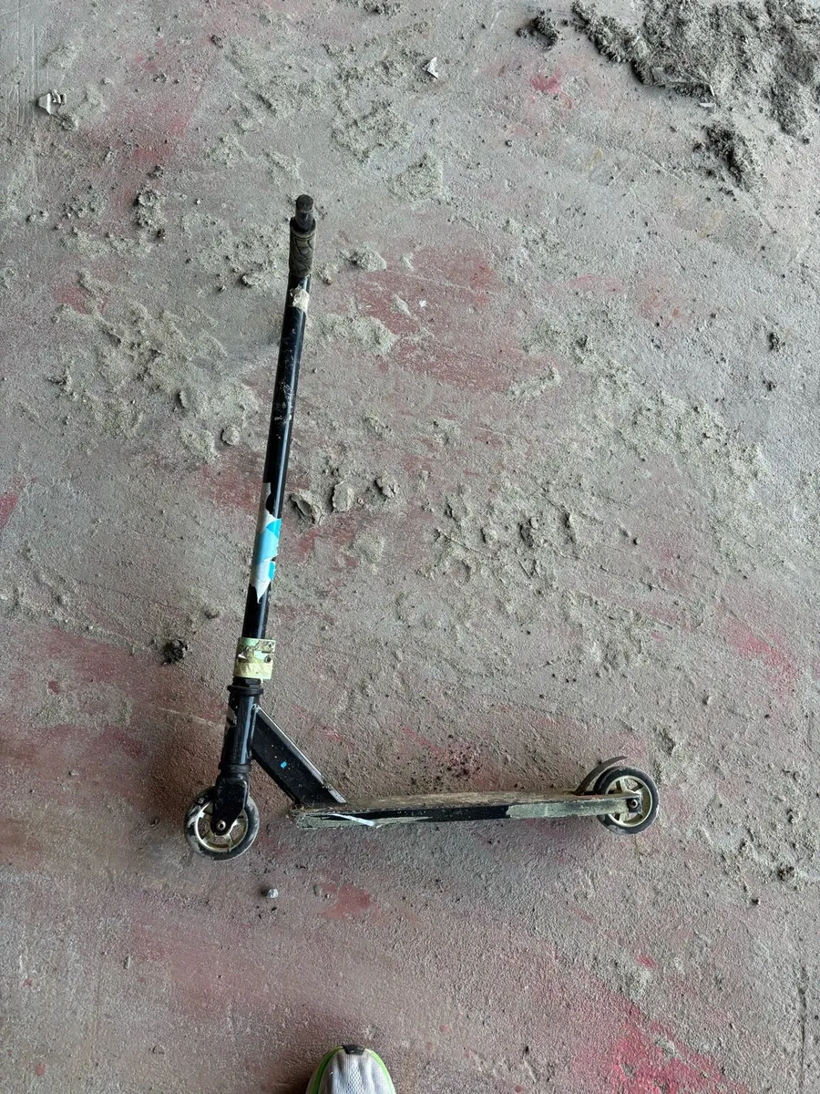 Kids scooter - Image 1