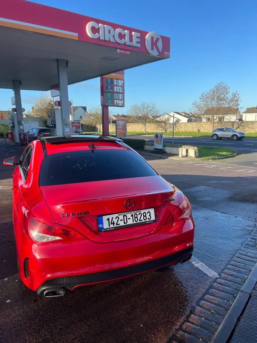 142D Mercedes CLA 180 AMG line - PAN ROOF! - Image 3