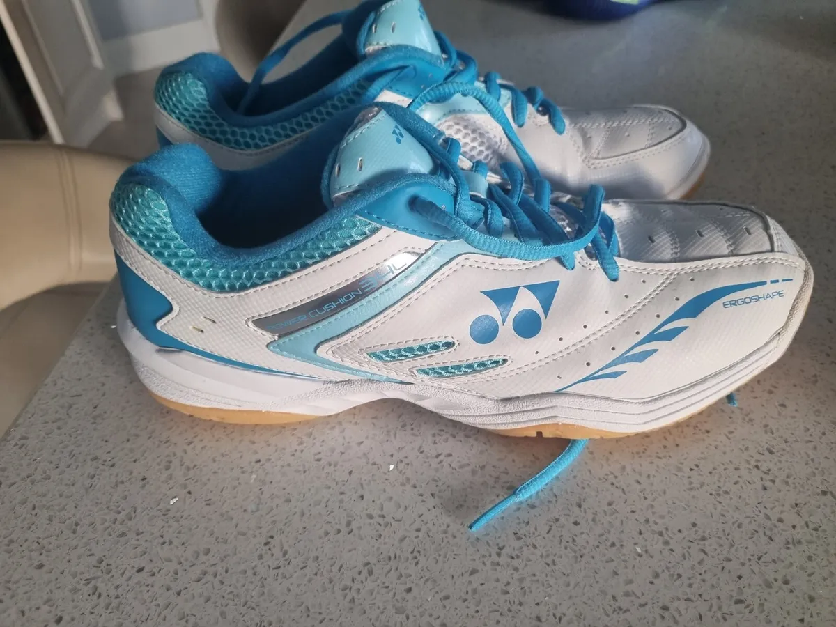 badminton shoes and clothes - Image 2