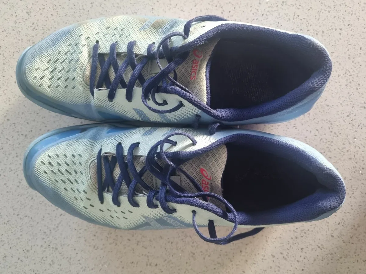 badminton shoes and clothes - Image 3