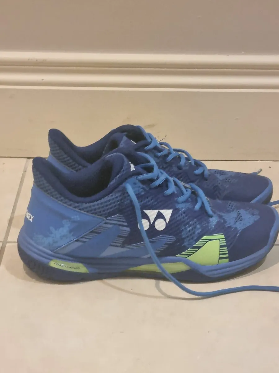 badminton shoes and clothes - Image 1