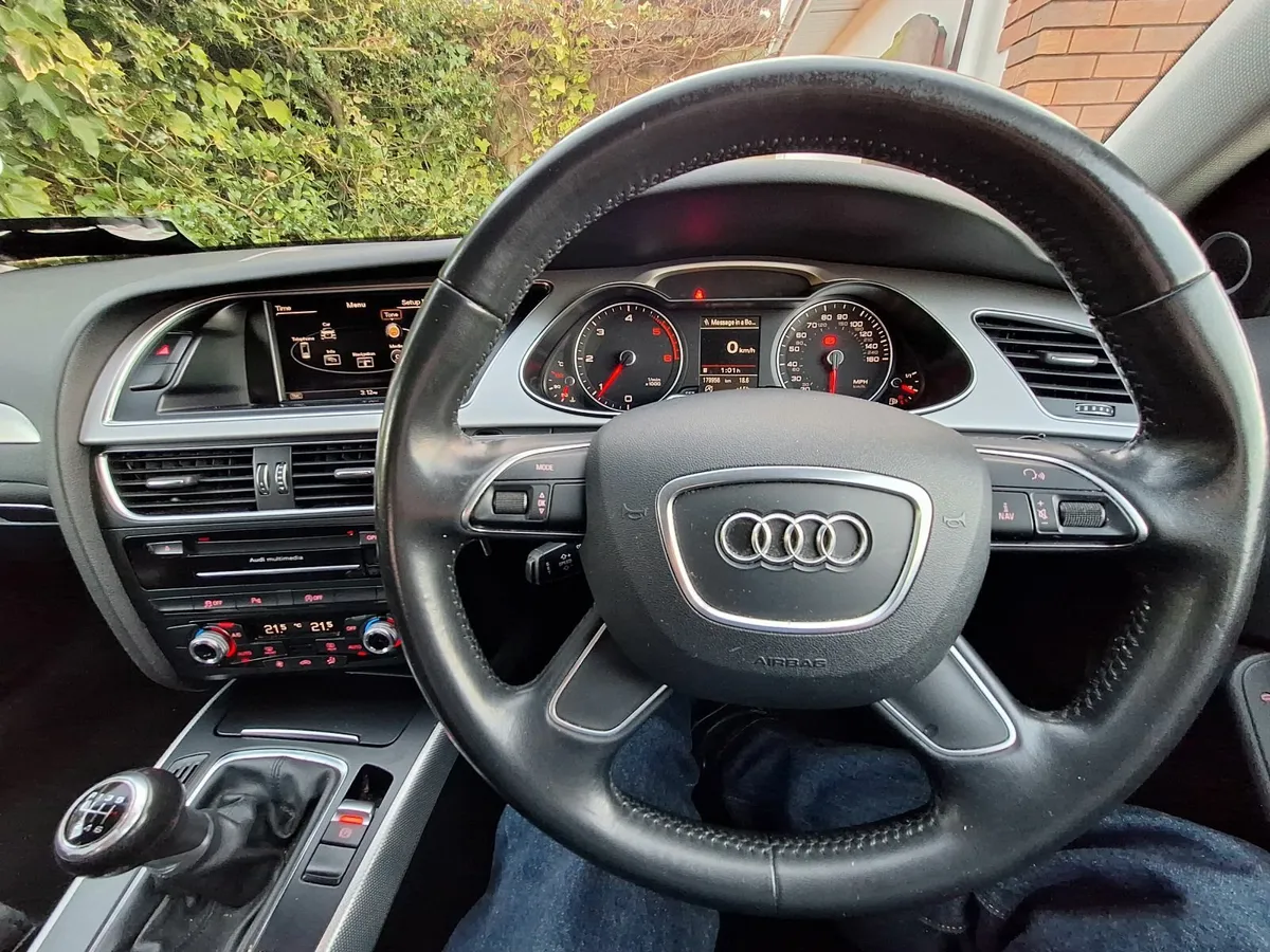 Audi A4 2015 - Image 4