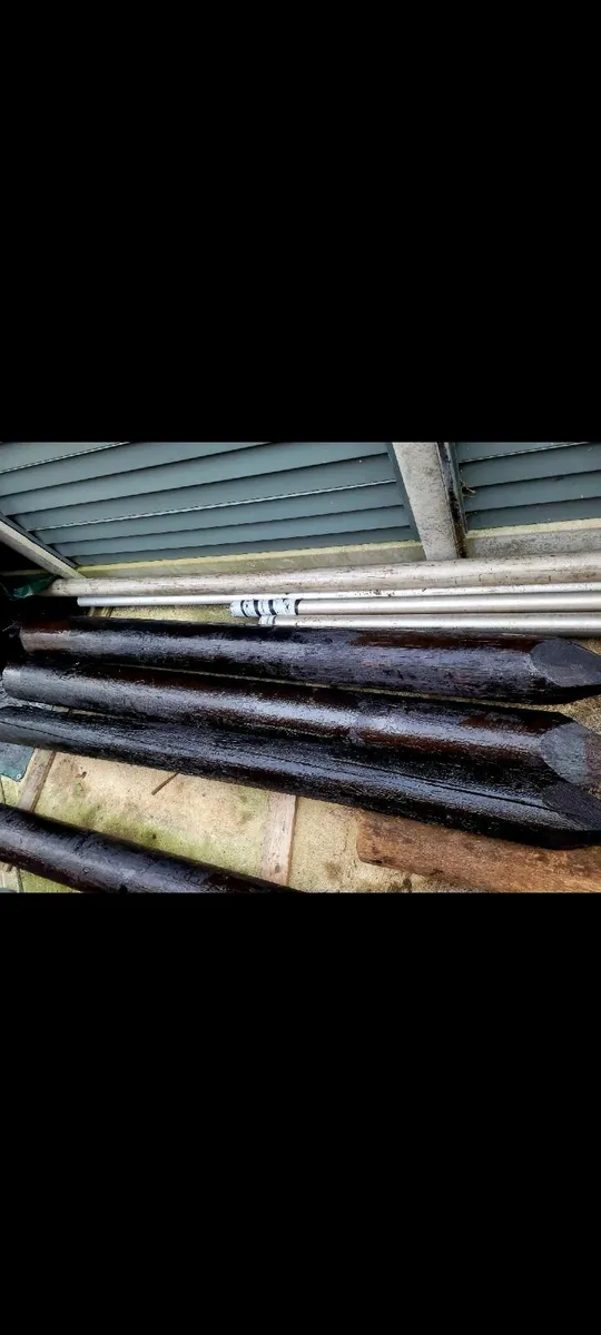 Fencing poles - Image 1