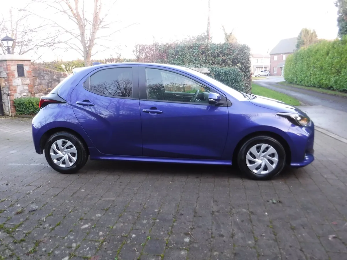TOYOTA YARIS 1.5 AUTO HYBRID CARPLAY+ANDROID - Image 2