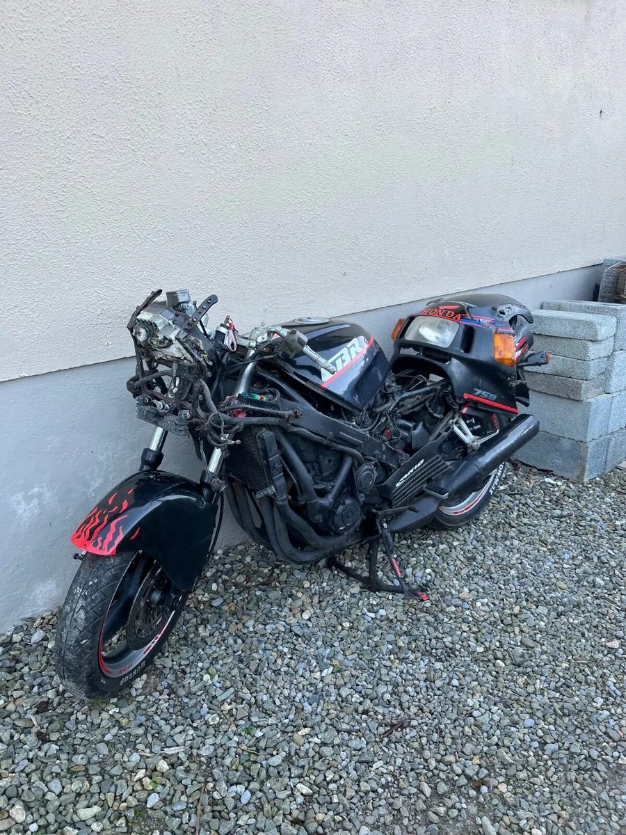 1988 CBR 750