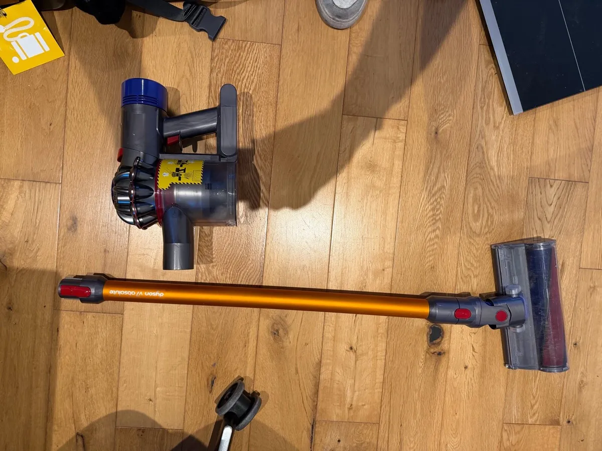 Dyson v7 absolute vacuum cleaner - Image 1