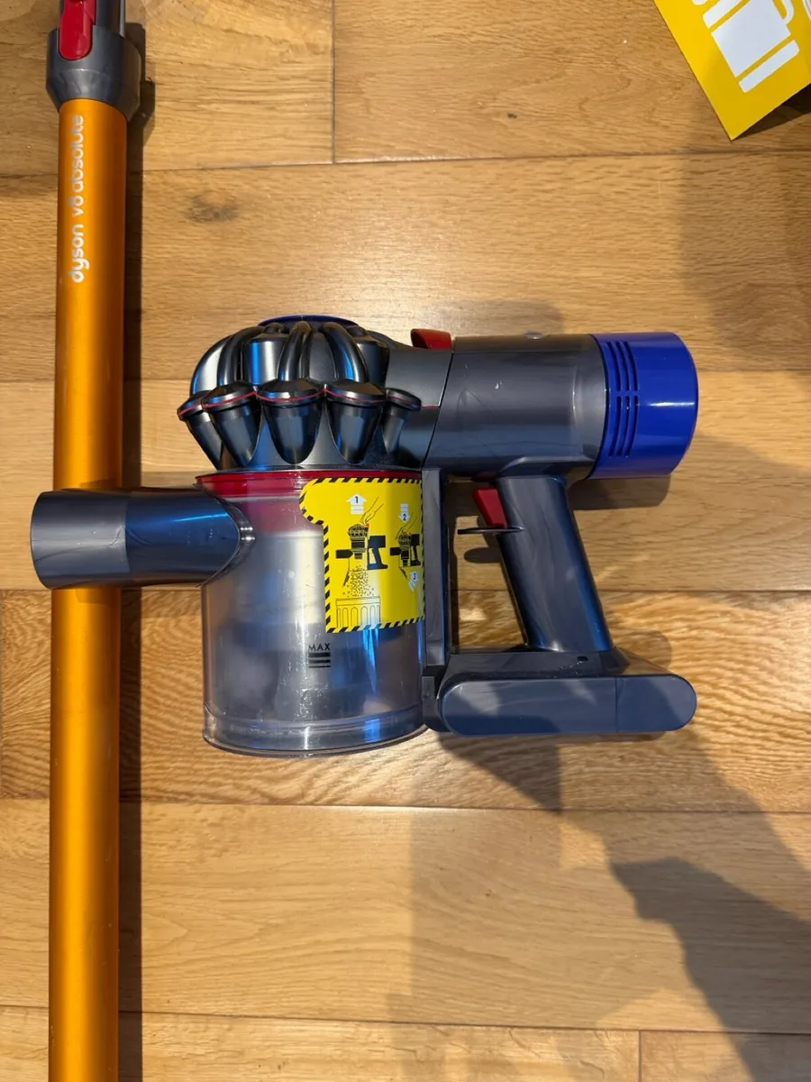 Dyson v7 absolute vacuum cleaner - Image 2