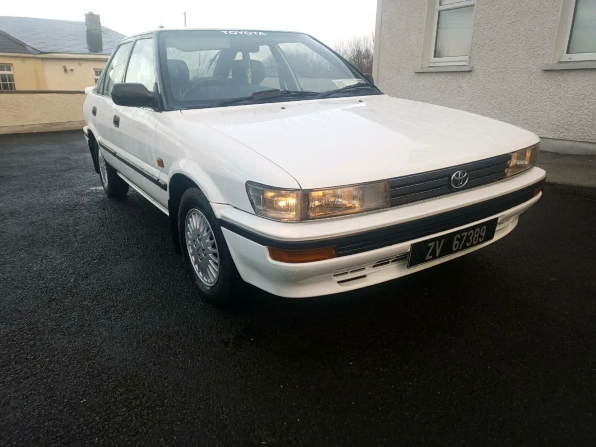 .  Toyota sprinter executive auto - Image 2