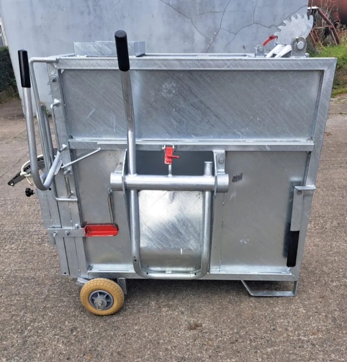 Calf Crate - Image 1