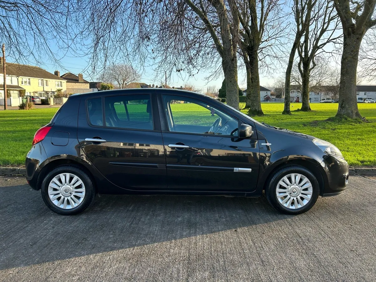 2010 Renault Clio 1.2 TomTom Edition // New NCT - Image 2