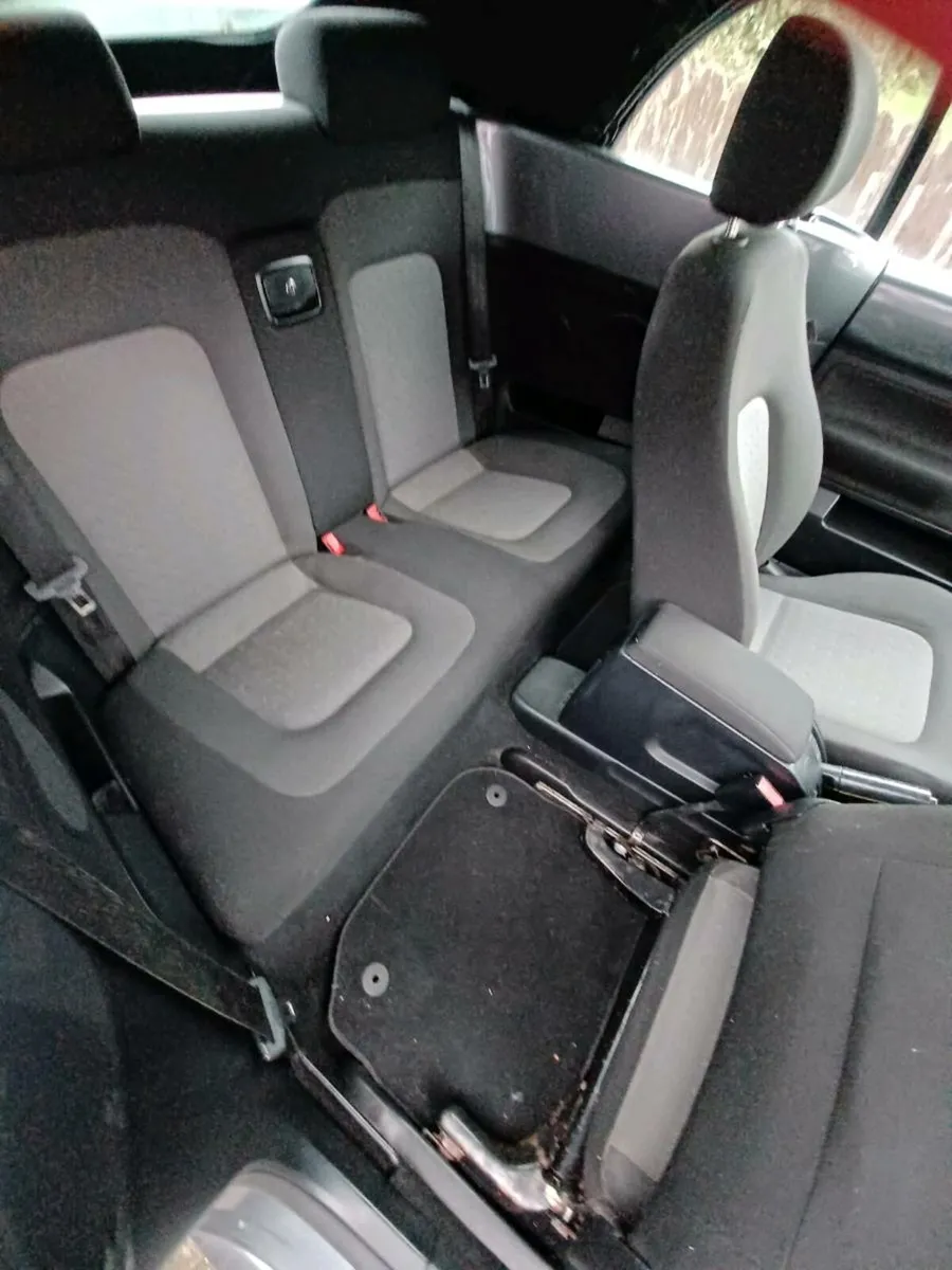 Volkswagon Beetle soft top 2011 - Image 4