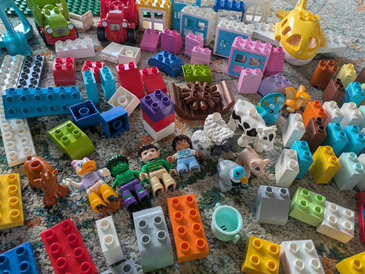 Duplo 280 piece with base building board - Image 1