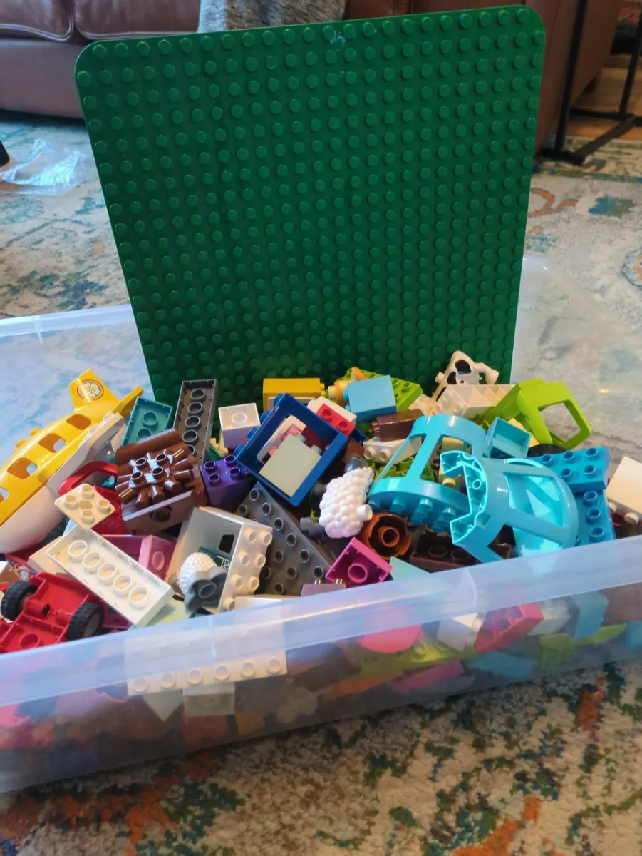 Duplo 280 piece with base building board - Image 2