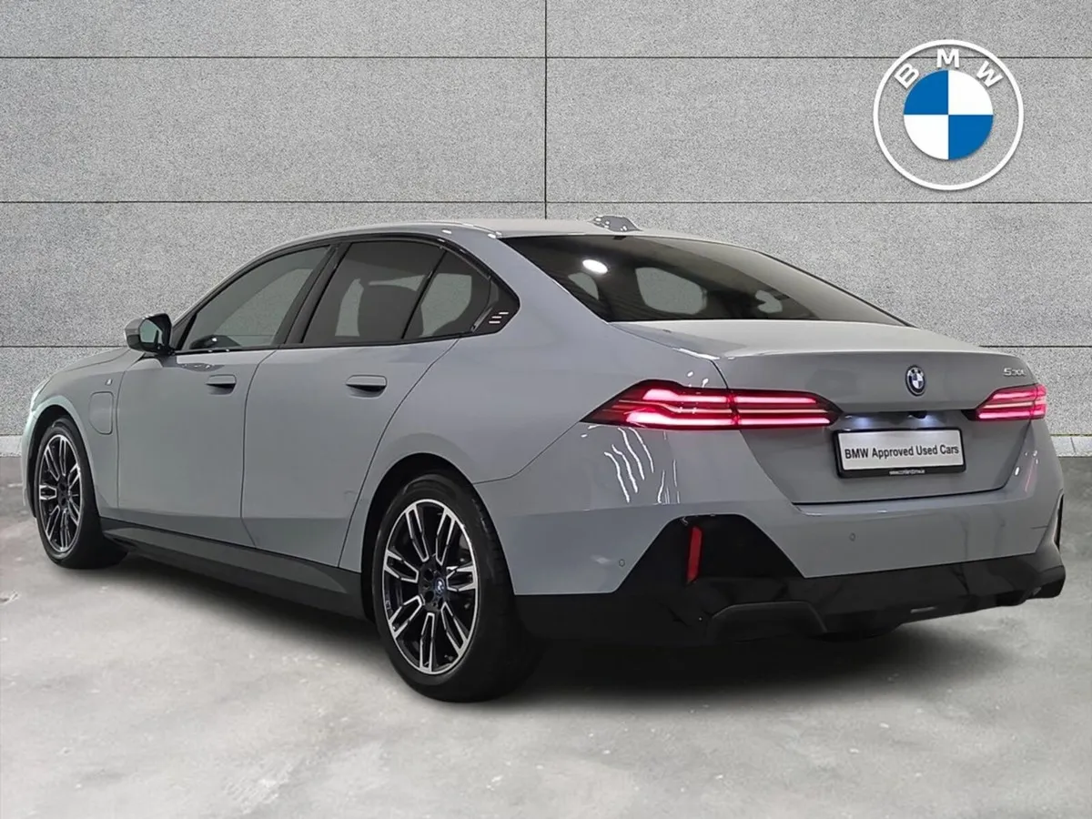BMW 5-Series 530e M Sport Saloon - Image 3