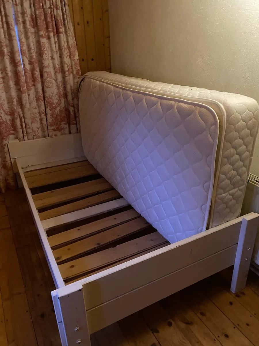 Single bed frame with mattress - Image 2
