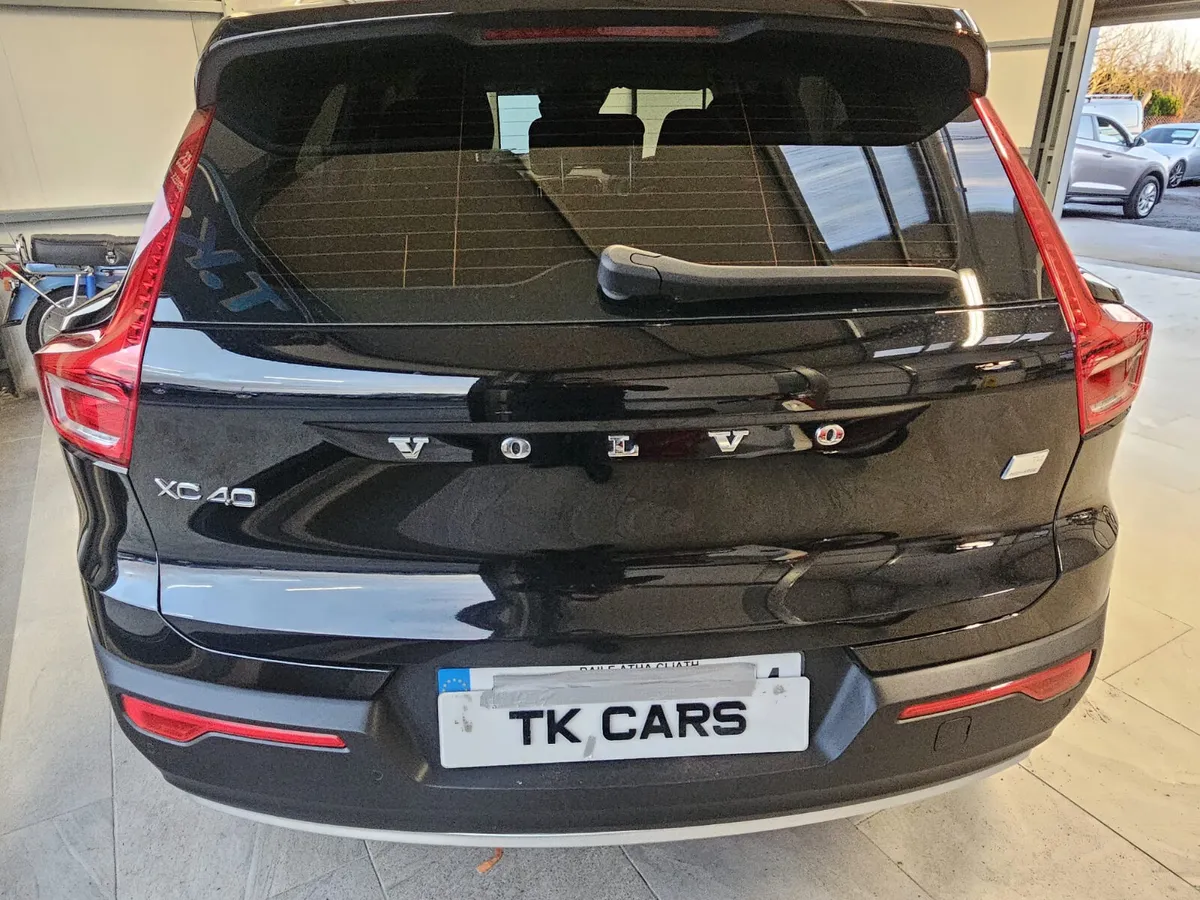 21 VOLVO XC40 HYBRID INSCRIPTION - Image 4