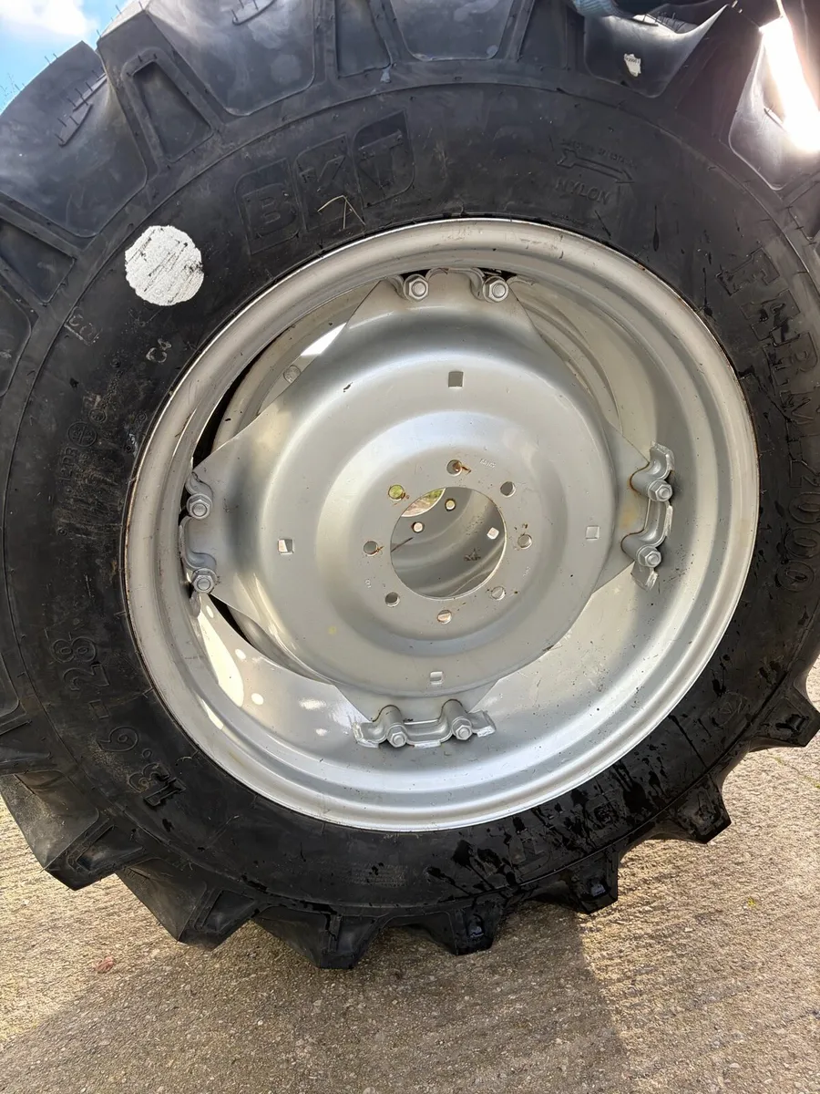 13.6 28 tractor tyres and rims - Image 2