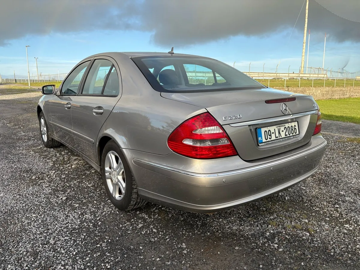 2009 Mercedes E-Class Diesel Automatic - Image 3