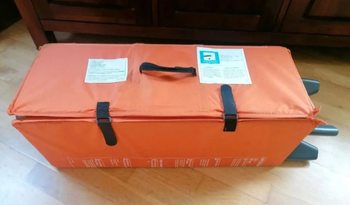 Travel Cot - Image 2