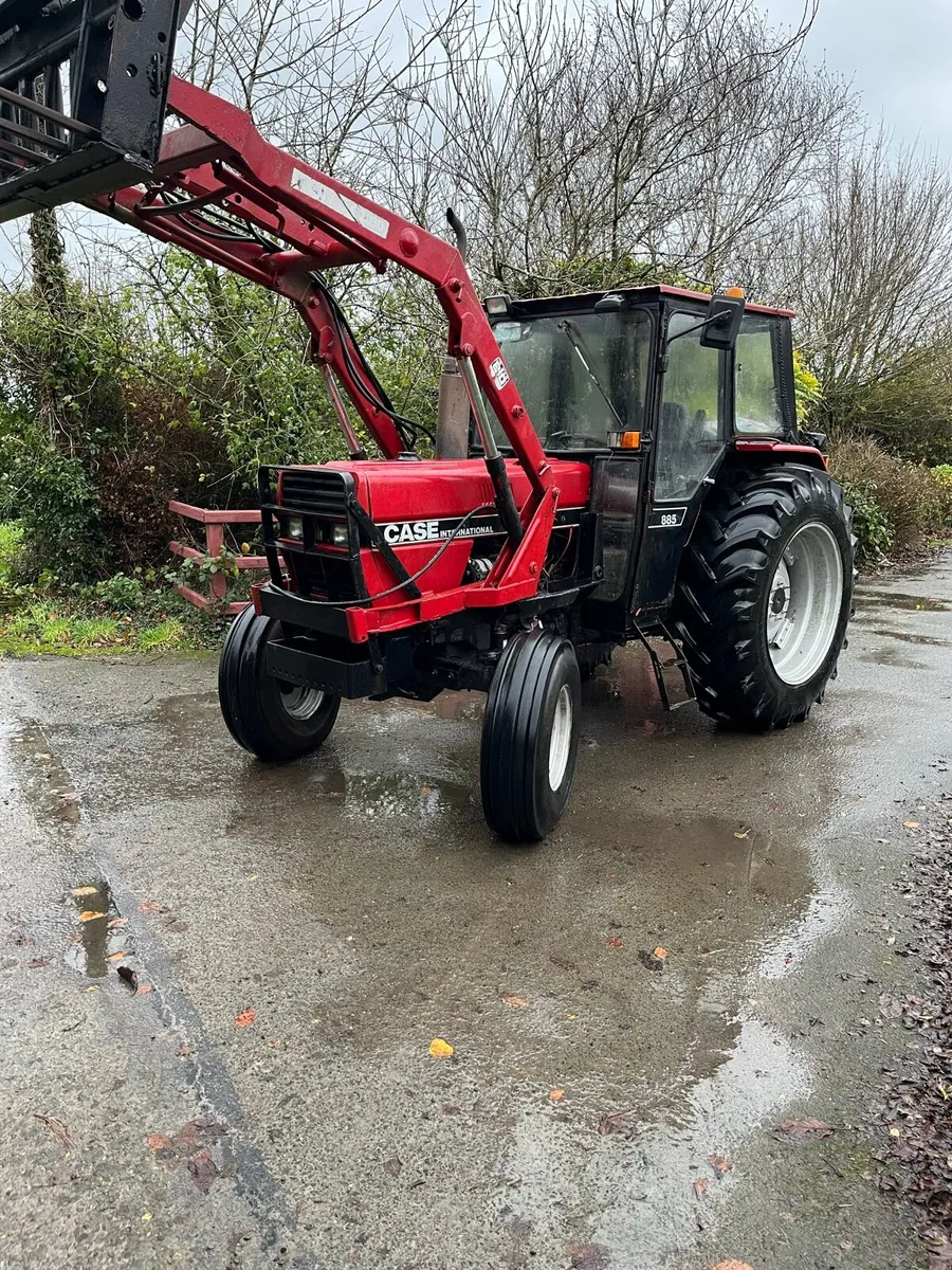 Case international 885 - Image 1