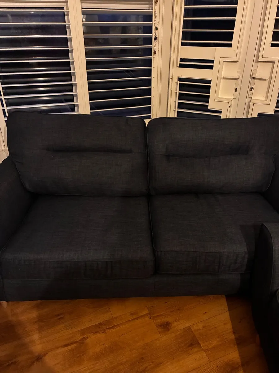 3 seated suite - Image 1