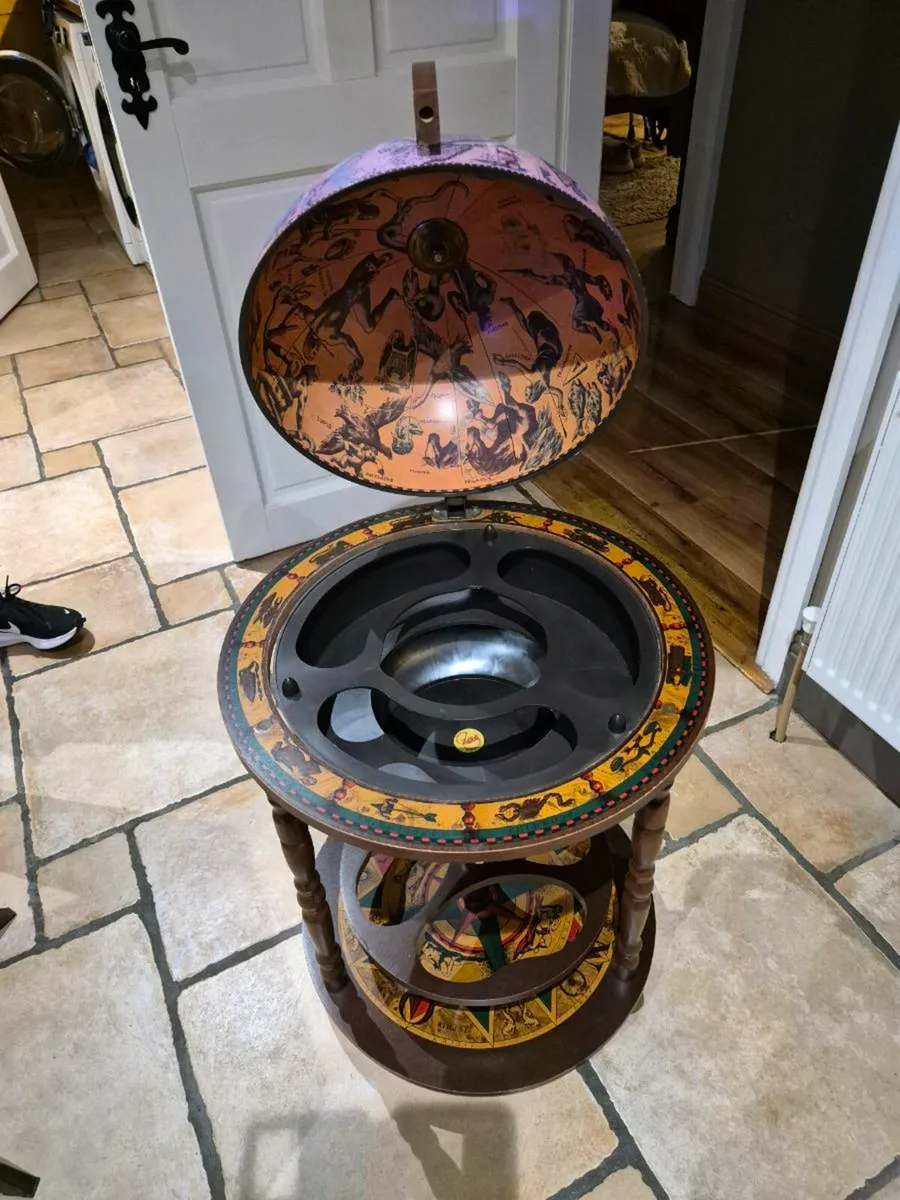 Drinks globe - Image 1