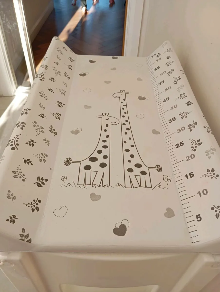 Babylo changing unit and bath - Image 2