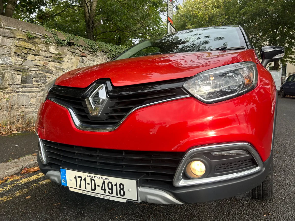 2017 RENAULT CAPTUR SIGNATURE LEATHER INTERIOR - Image 1
