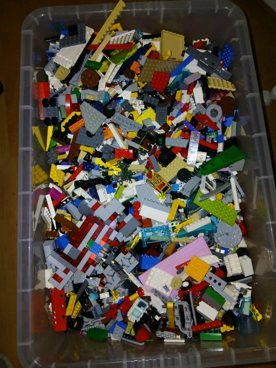 Approx 18kg of lego - Image 1