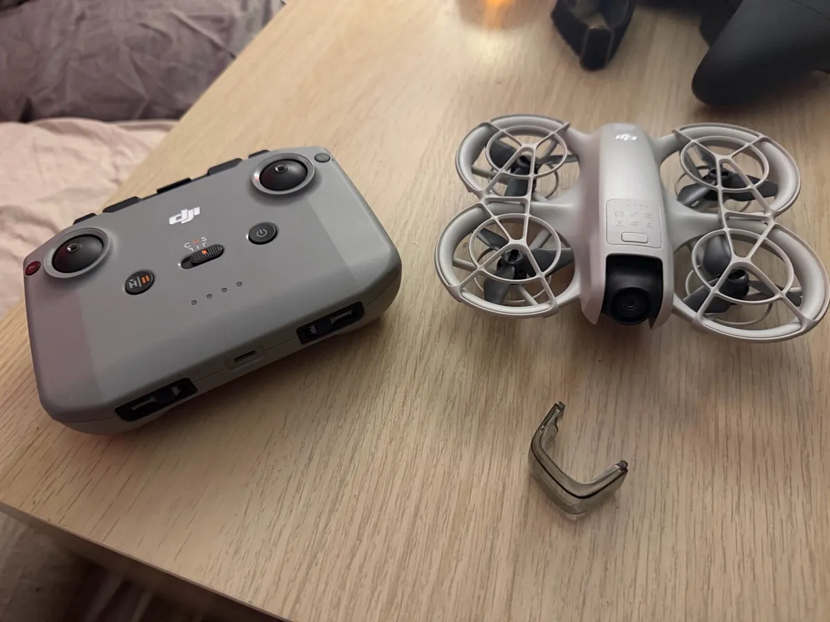 DJI Neo drone