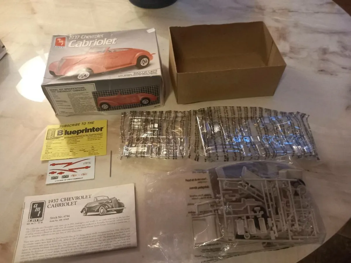 Model kit of 1937 Cabriolet unpainted D18 post 10e - Image 2