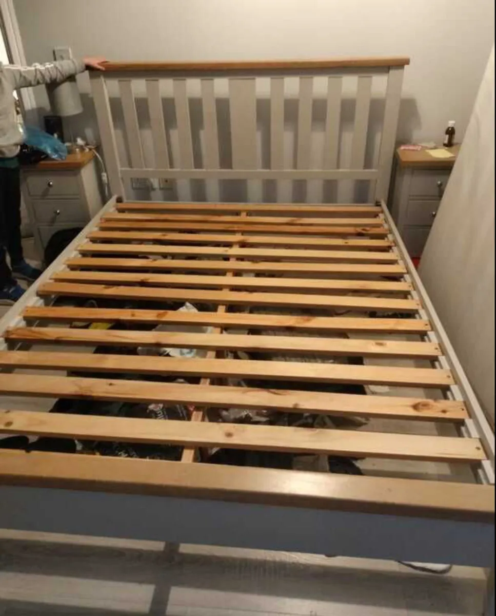 Beautiful Solid 5 Ft Wooden King Size Bed -Deliver