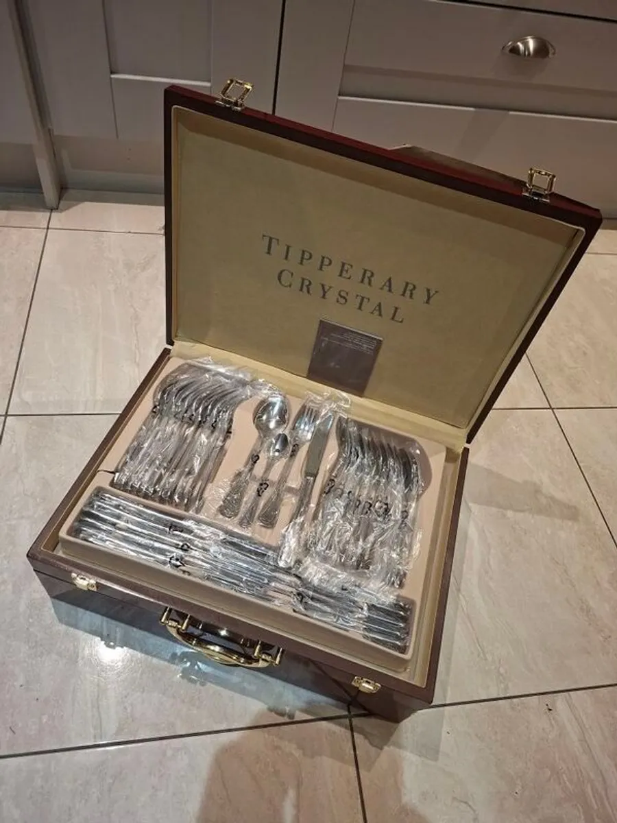 Tipperary Crystal Cutlery Set - Image 1
