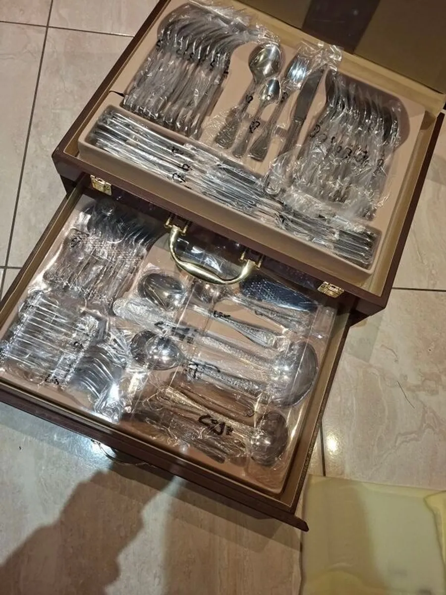 Tipperary Crystal Cutlery Set - Image 2