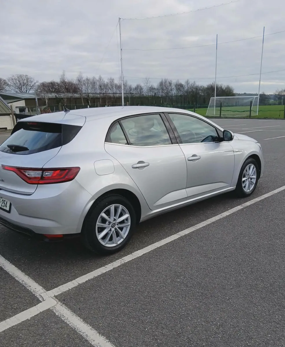 182 Renault Megane 1.5 diesel only 50k miles - Image 2