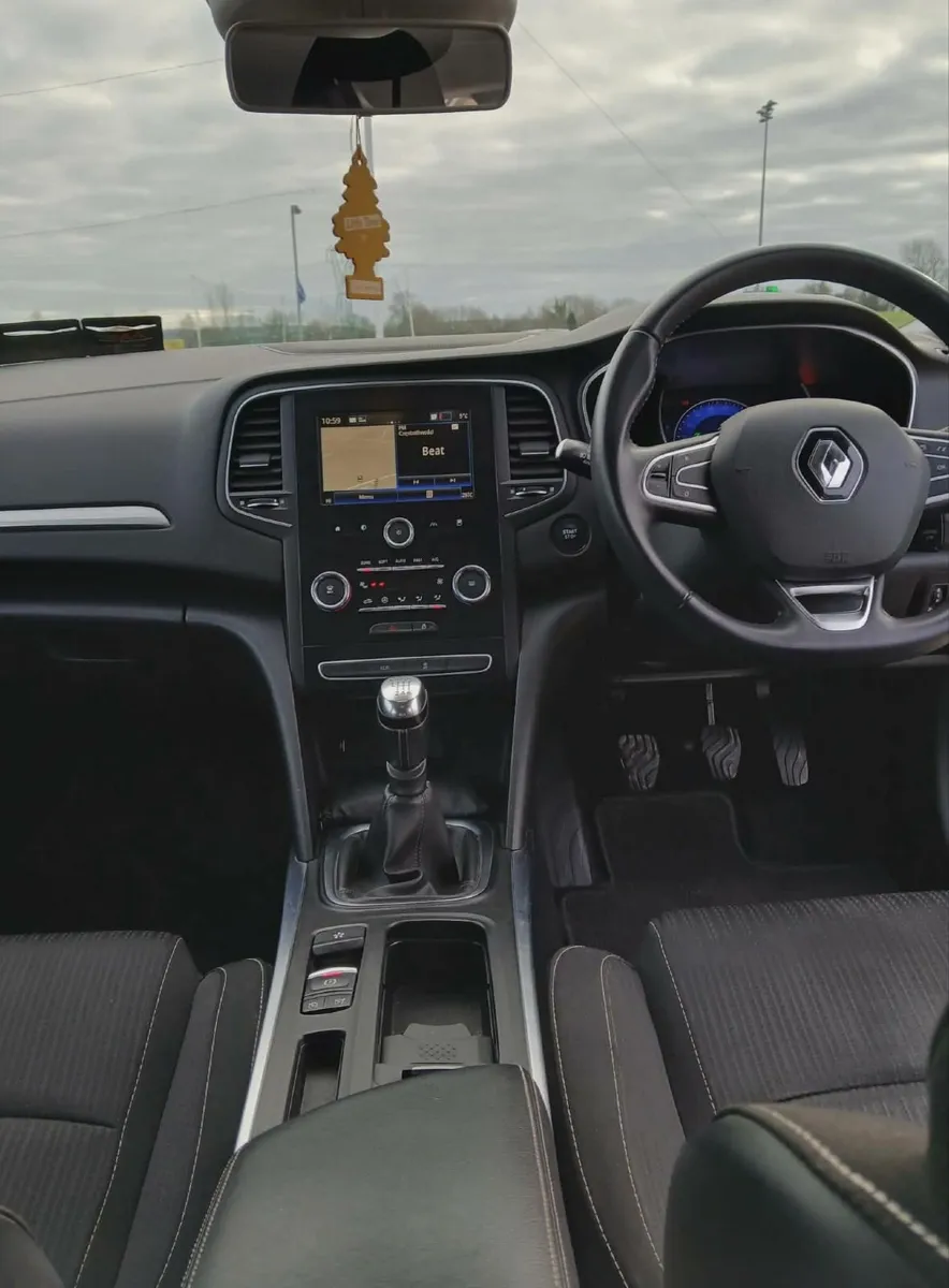 182 Renault Megane 1.5 diesel only 50k miles - Image 4